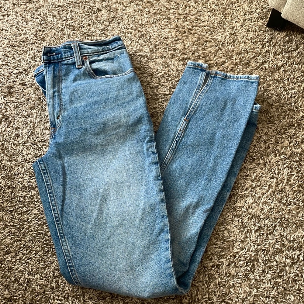 A&F jeans size 27/4R